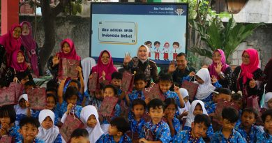 Kajari Kota Bekasi dan Kadinas Pendidikan Kota Bekasi Berkomitmen Mengawal Distribusi TV Digital Pemberian Presiden Prabowo Subianto