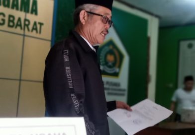 Kepala KUA Kecamatan Cikarang barat H. Abdul HAris SAg Mellakukan Kegiatan Bimbingan perkawinan sebelum Pernikahan