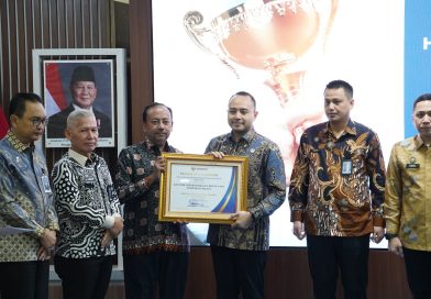CATAT SKOR TERTINGGI 91,06 DALAM PENILAIAN PELAYANAN PUBLIK 2025, IMIGRASI SOETTA RAIH PENGHARGAAN DARI OMBUDSMAN RI JAKARTA RAYA