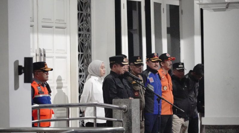 Pimpin Apel Penertiban Malam Takbiran, Bupati Garut Instruksikan Penanganan Humanis bagi Pedagang