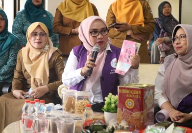 TP PKK Kota Bekasi Monitoring 6 SPM di Posyandu Kenari, Dorong Edukasi Vaksinasi dan Transformasi Layanan Terintegrasi