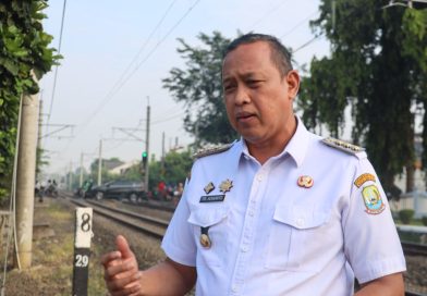 Tinjau Perlintasan Kereta Bulak Kapal, Wali Kota Siapkan Sistem Peringatan Dini untuk Tekan Kecelakaan