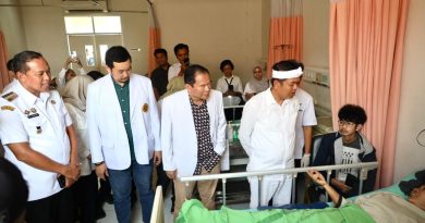 Wali Kota Bekasi Dampingi KDM Jenguk Korban, Pastikan Penanganan Maksimal di RS dan Tercover BPJS.