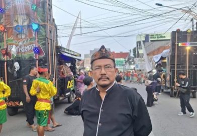 Kontingen Karawang Angkat Tema “Subang Larang, Nebar Kaheman” di Kirab Binokasih