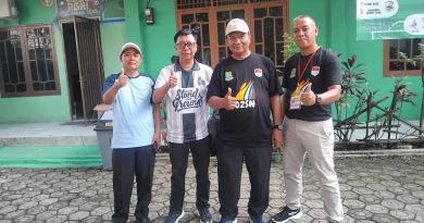 CALON KEPALA DESA SUKAMANTRI SELATURAHAMI KE RUMAH KEDIAMAN TOKOH 