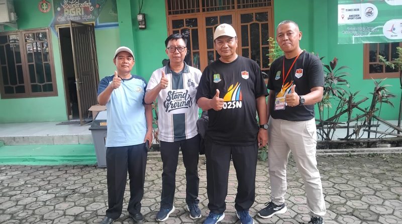 CALON KEPALA DESA SUKAMANTRI SELATURAHAMI KE RUMAH KEDIAMAN TOKOH 