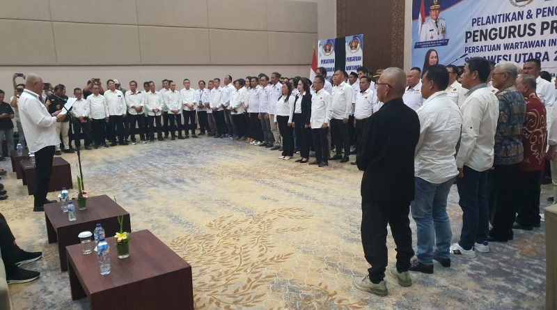 Ketum PWI Lantik Pengurus PWI Sulut 2026 – 2031