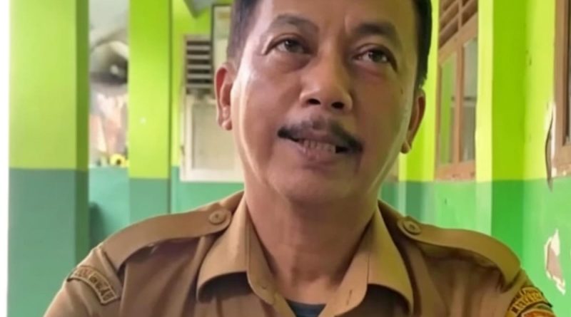 Dinas Pendidikan dan Kebudayaan (Disdikbud) Kabupaten Karawang melarang seluruh satuan pendidikan jenjang PAUD, SD, hingga SMP menggelar acara perpisahan dan kelulusan