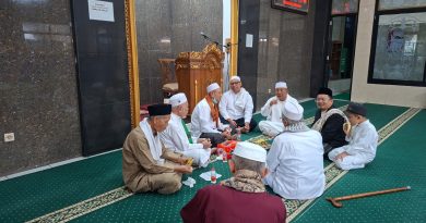 Qurban di Depan Masjid Jami Nurul Ittihad Aren Jaya Bekasi Timur