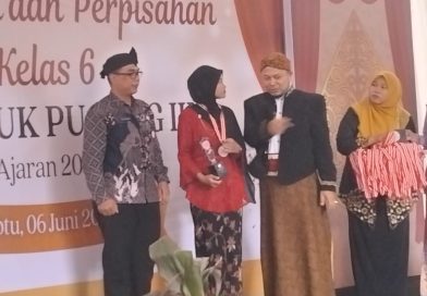 Momen Haru Pelepasan Siswa Kelas VI SDN Teluk Pucung III