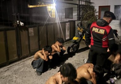 Patroli Presisi Polres Garut Amankan Enam Pemuda Diduga Akan Terlibat Tawuran, Dua Orang Kedapatan Membawa Senjata Tajam