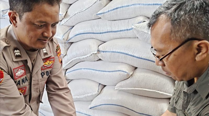 4 Ton Jagung Petani Cibalong Diserap Bulog, Polri Hadir Dukung Ketahanan Pangan