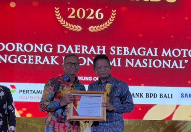 Wali Kota Bekasi, Tri Adhianto Raih Penghargaan Nasional sebagai Pendorong Pertumbuhan Ekonomi Kota