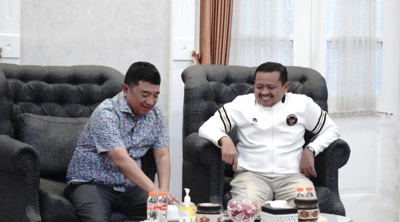 Sambut Peserta West Java Extreme Walk 60K, Bupati Garut dan Bupati Sumedang Pererat Silaturahmi Lewat Gaya Hidup Sehat