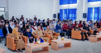 Pelantikan Pengurus Forum OSIS/MPK Gen 13, Wabup Karawang Tantang Anak Muda Lahirkan Ide Kreatif.
