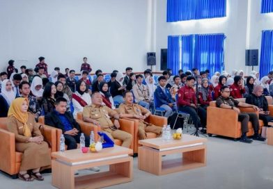 Pelantikan Pengurus Forum OSIS/MPK Gen 13, Wabup Karawang Tantang Anak Muda Lahirkan Ide Kreatif.