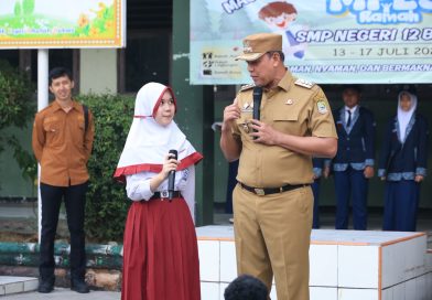 Wali Kota Bekasi Tinjau Hari Pertama Sekolah di SMPN 12 Kota Bekasi, Pastikan MPLS Berjalan Optimal Tri Adhianto Pantau Langsung Hari Pertama Sekolah, Pastikan MPLS Ramah Berjalan Baik