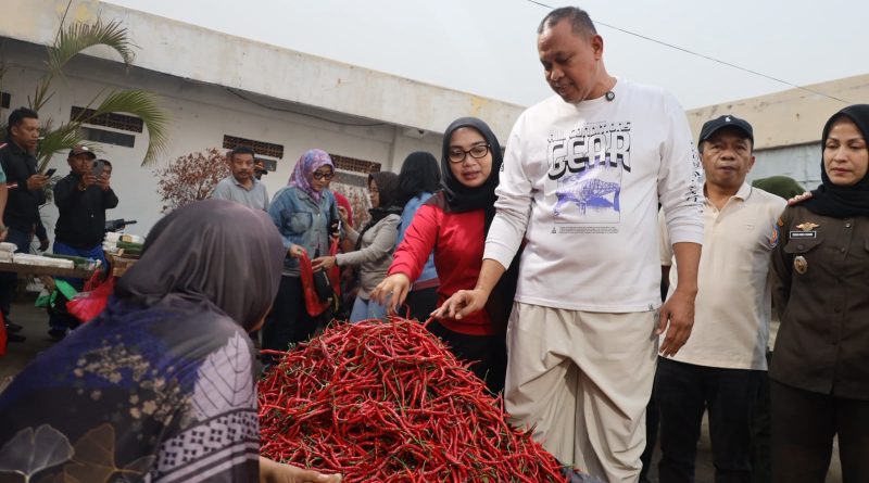 Tinjau Pasar Tumpah di Rooftop Pasar Baru, Tri Adhianto: Fasilitas Kanopi, Eskalator hingga Lift Barang Disiapkan Bertahap.