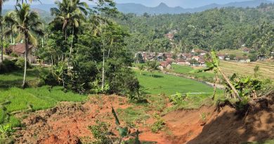 Sinergi Polri, Warga dan Pemerintah Tangani Dampak Longsor di Kecamatan Banjarwangi
