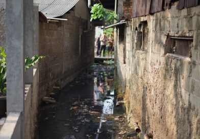 Pemerintah Kota Bekasi Tertibkan Bangunan Liar di Jalan Hankam Jatirahayu Kecamatan Pondok Melati