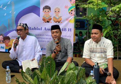 SDN Kaliabang Tengah VIII Memperingati Maulid Nabi Muhammad Saw bersama Ustadz H.Furqon Hasan ,SThi Ajak Ratusan Siswa Buktikan Cinta Rasul Lewat Perbuatan