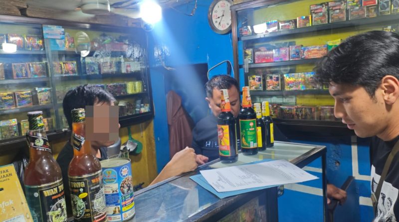 Satresnarkoba Polres Garut Gelar Razia Miras, 109 Botol Miras Diamankan