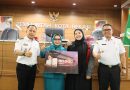PKK Kota Bekasi Bagikan 80.000 Masker untuk Warga Kota Bekasi, Antisipasi Dampak Abu Vulkanik