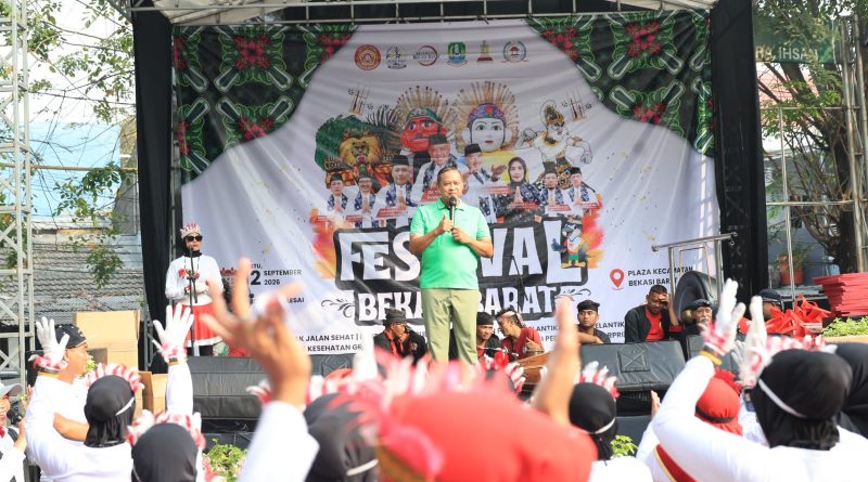 Wali Kota Bekasi Apresiasi Festival Bekasi Barat, Yang Hadirkan UMKM, Pentas Seni hingga Bantuan Rp28 Juta untuk NTT ,Buka Lomba Gerak Jalan di Festival Bekasi Barat, Wali Kota Bekasi Apresiasi Bentuk Nasionalisme dan Solidaritas Masyarakat