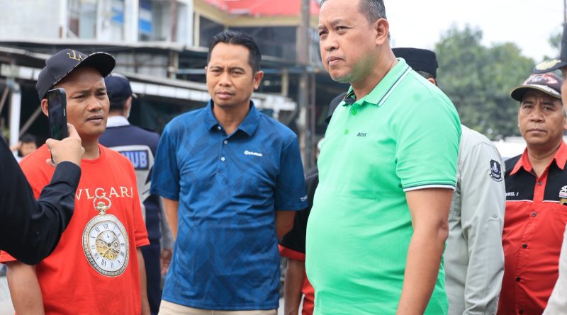 Jalan Jatimakmur Makin Nyaman, Wali Kota Bekasi Tuntaskan Masalah Genangan Yang Sudah Menahun, Wali Kota Bekasi Tinjau Hasil Perbaikan Jalan Jatimakmur, Pastikan Kelayakan dan Kenyamanan Untuk Pengendara