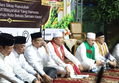 Tak Digelar di Masjid, Wali Kota Bekasi Peringati Maulid Nabi di Pasar Baru, Ini Maknanya ,Ada Pesan Ekonomi di Balik Maulid Nabi yang Digelar Pemkot di Pasar Baru Bekasi Wali Kota Bekasi Gelar Maulid di Pasar, Bicara Keteladanan Rasul dalam Berdagang
