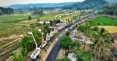 PLN UID Jabar Raih Rekor MURI, Pemeliharaan Listrik Tanpa Padam Jaga Aktivitas Masyarakat Tetap Berjalan