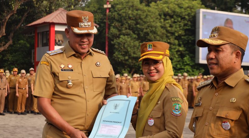 Saat Apel, Wali Kota Apresiasi Para Siswa Peraih Penghargaan Serta Bubuhkan 2 MoU Kerjasama.