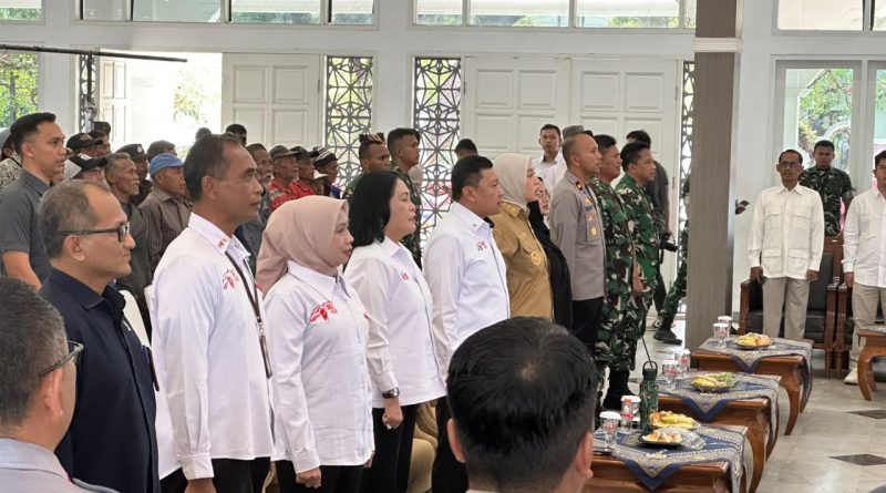 260 Penarik Becak di Garut Terima Bantuan Becak Listrik dari Presiden RI
