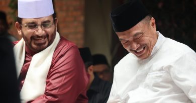 Wawali Harris Bobihoe Hadiri Peringatan Maulid Nabi, Semoga Bawa Keberkahan Untuk Kota Bekasi