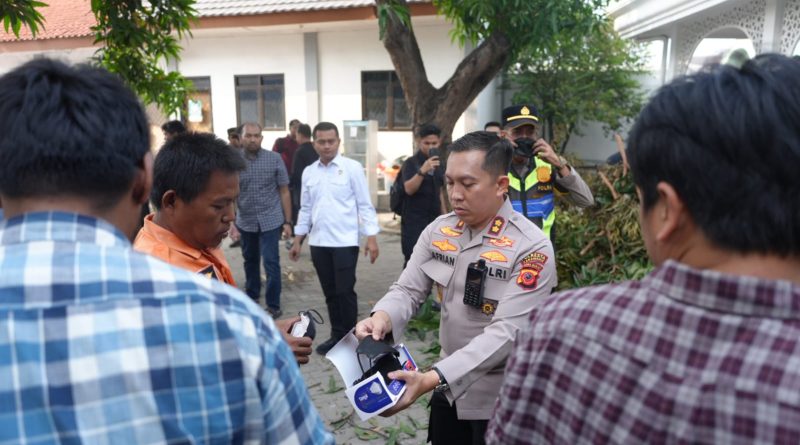 Kapolresta Karawang Bersama Bupati dan forkopimda Karawang, Gerak Cepat Tangani Kebakaran ATR/BPN Kabupaten Karawang